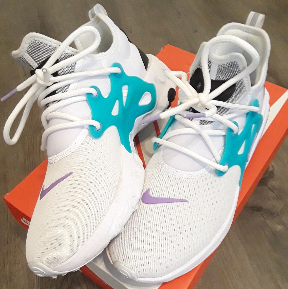 **LIKE NEW W/BOX**Nike react presto